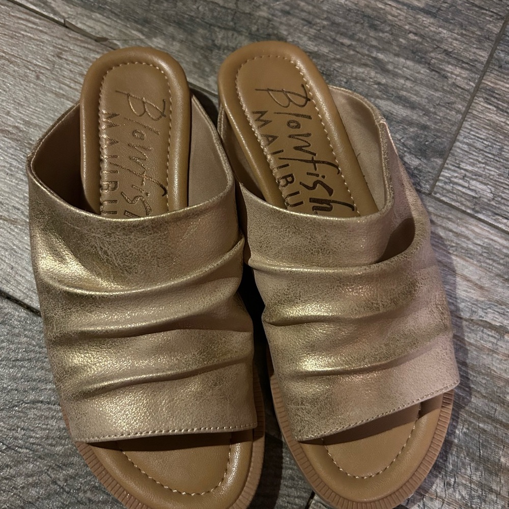 Blowfish Women's Metallic Gold Mules